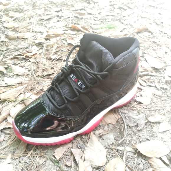 Jordan 11 - Picture 2 of 4